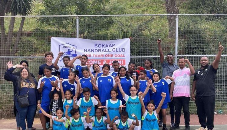 In Südafrika gründet er mal eben einen Handballverein