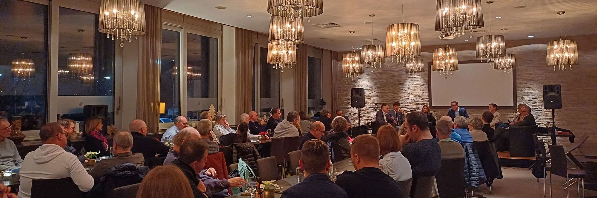 Review: Podiumsdiskussion zur Landtagswahl - Hauptaugenmerk "Sport"