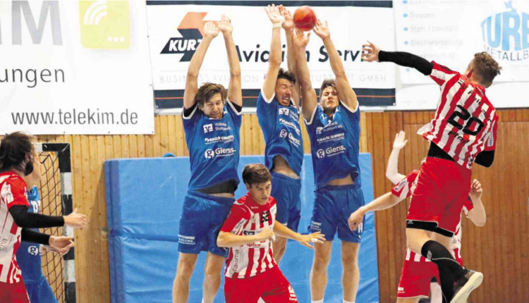 Mit dem Rücken zur Wand