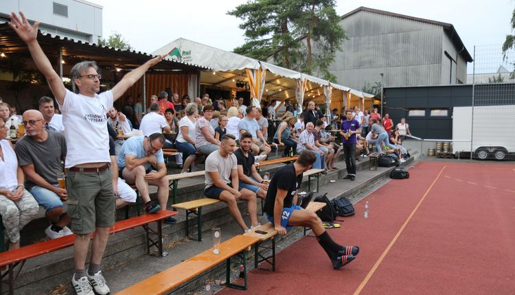 Fast alle finden Abkühlung im Swimmingpool