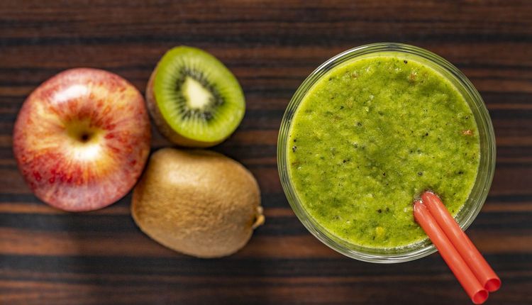 SHAKEREZEPT des Monats Januar ist der Kiwi-Smoothie!