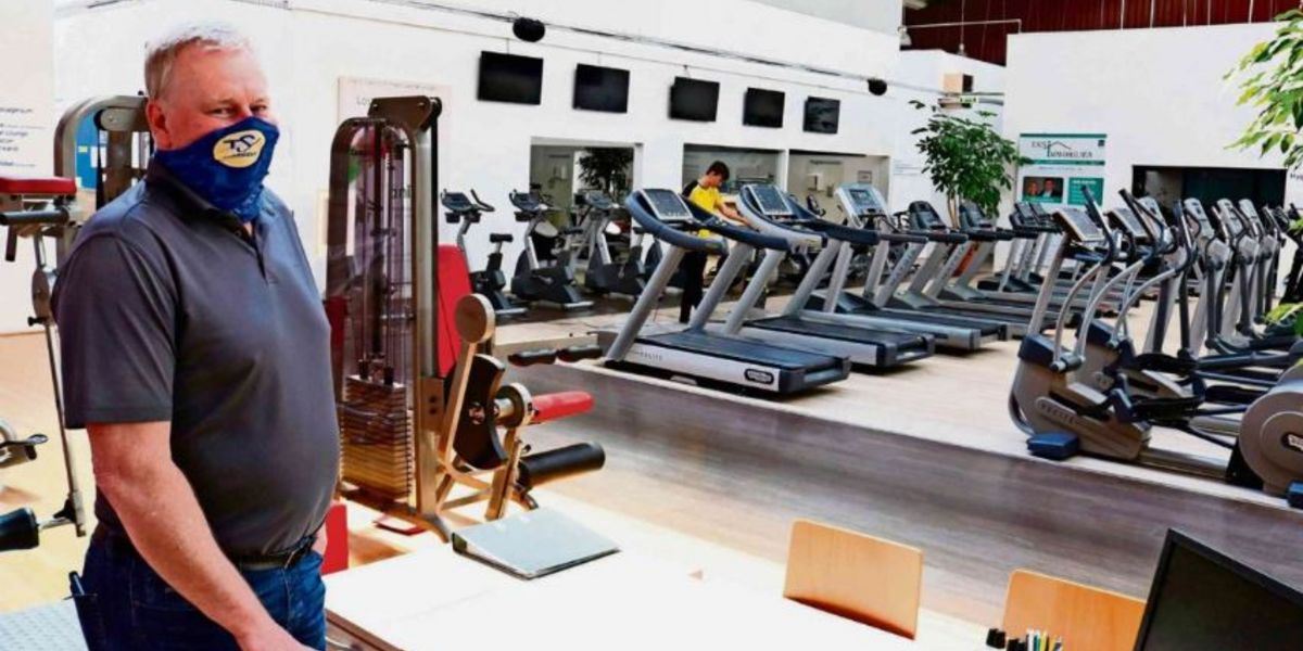Rolf Budelmann im menschenleeren Freizeit-Sportclub Activity