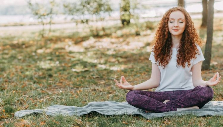 Kräuteryoga auf der Streuobstwiese