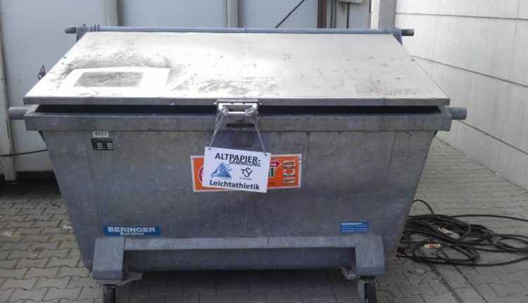 Altpapiercontainer bei der Firma Kappel