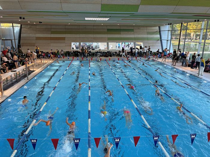 52. Einladungsschwimmfest: Gelungener Saisonauftakt mit vielen Bestzeiten und ersten Medaillen